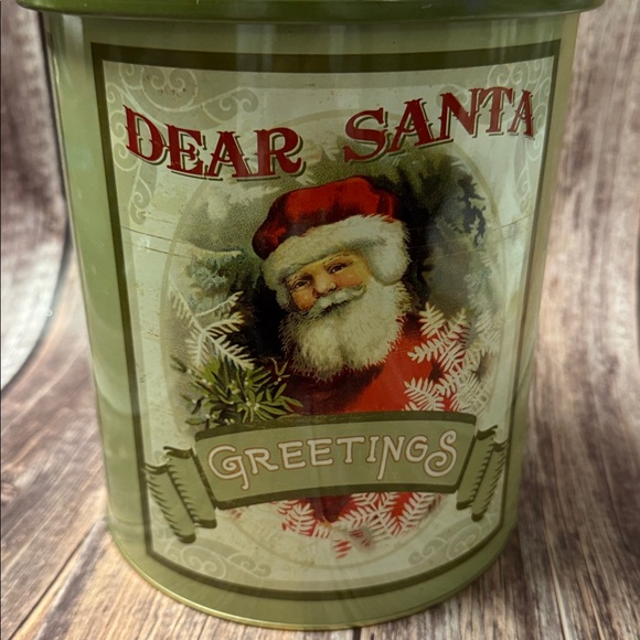 Preowned Green Santa Holiday Tin by Unknown Brand Item #PHK7049 - Picture 3 of 3